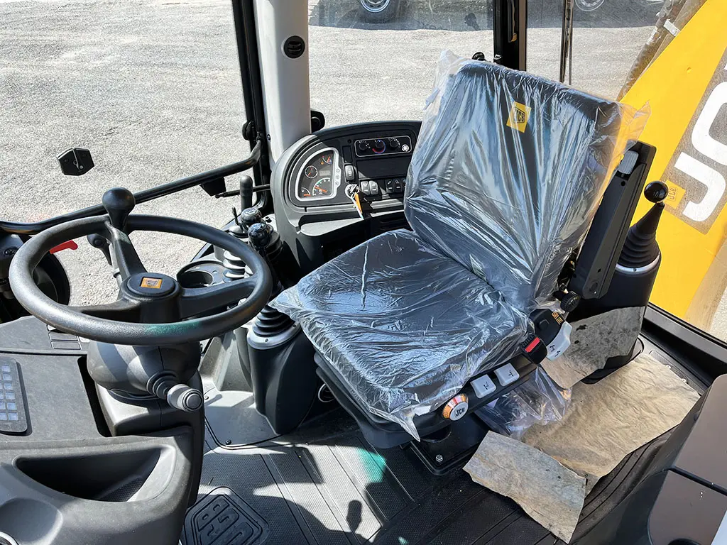 JCB 3CX Chargeuse pelleteuse 4x4 7