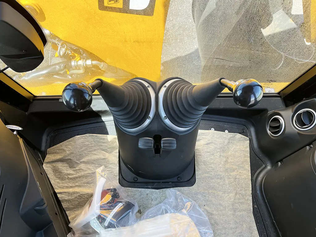 JCB 3CX Chargeuse pelleteuse 4x4 11