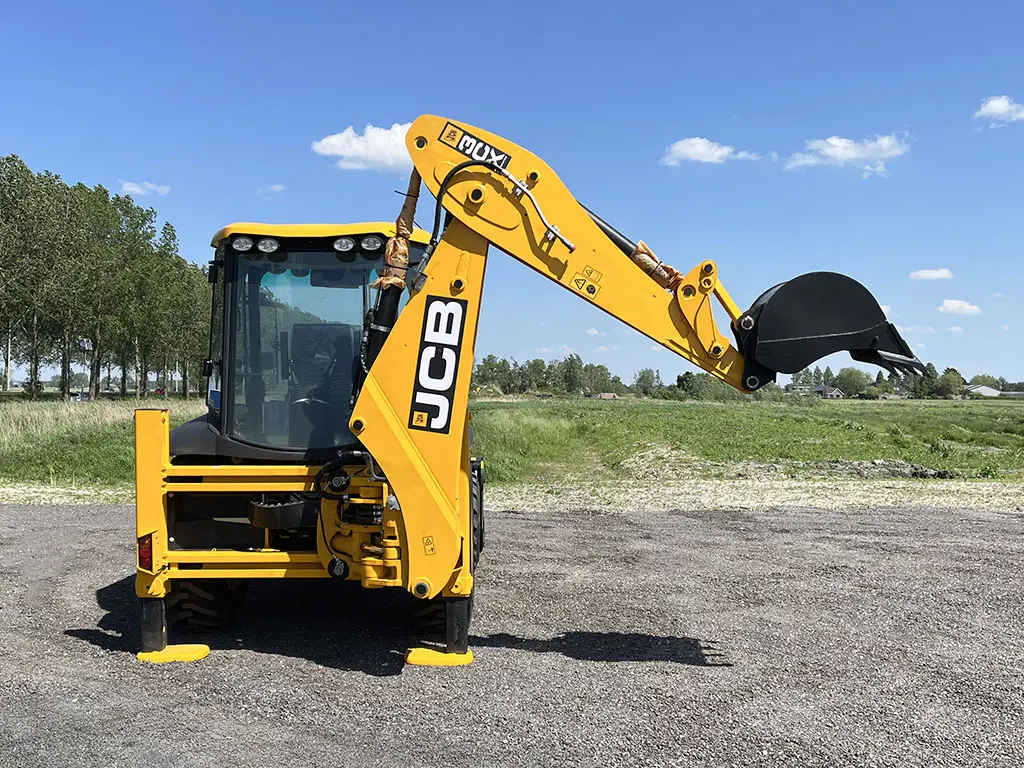 JCB 3CX 4x4 Backhoe Loader 15