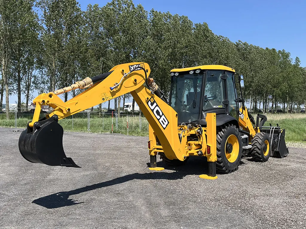 JCB 3CX 4x4 Backhoe Loader 16