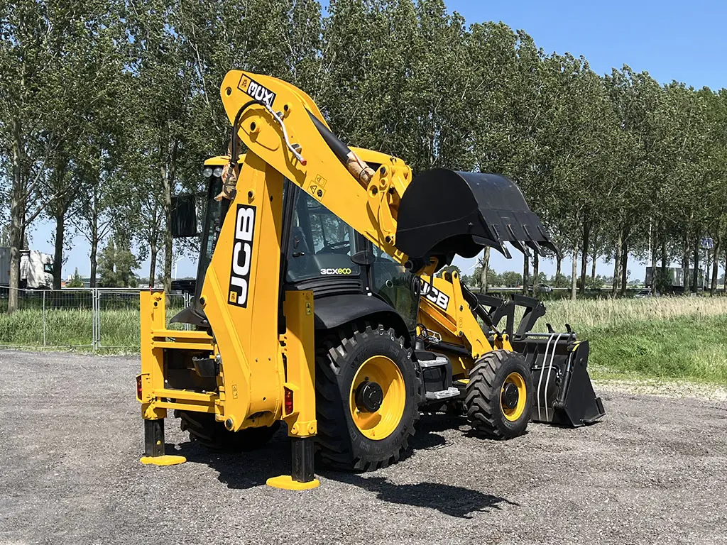 JCB 3CX Chargeuse pelleteuse 4x4 17