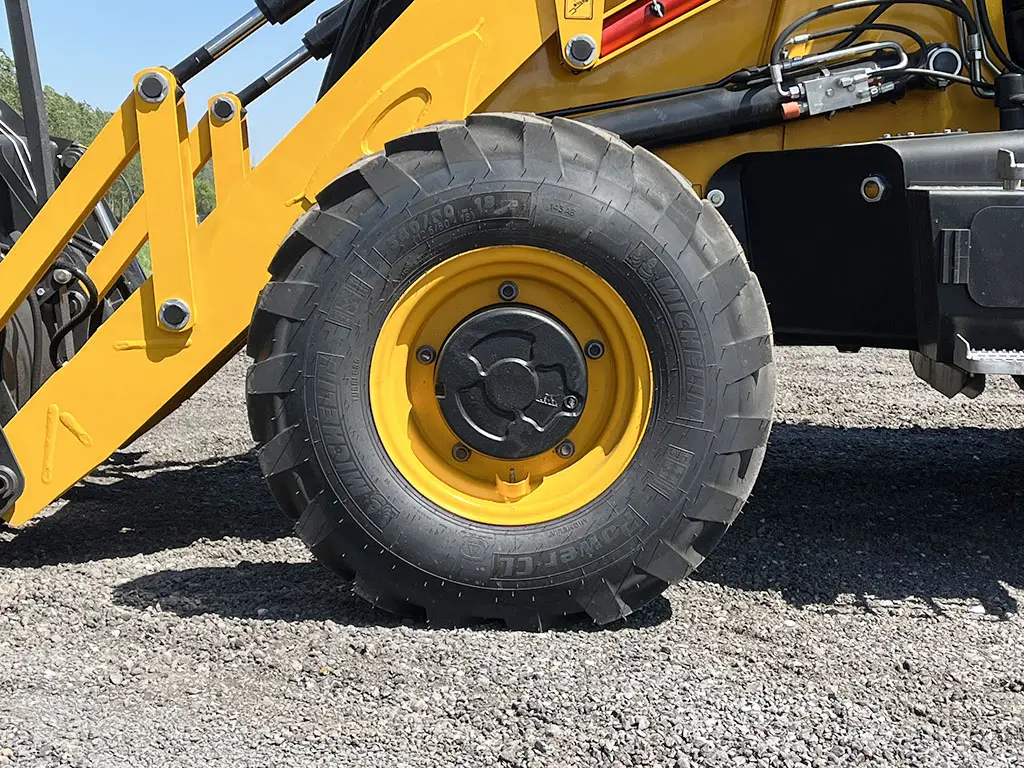 JCB 3CX Chargeuse pelleteuse 4x4 19
