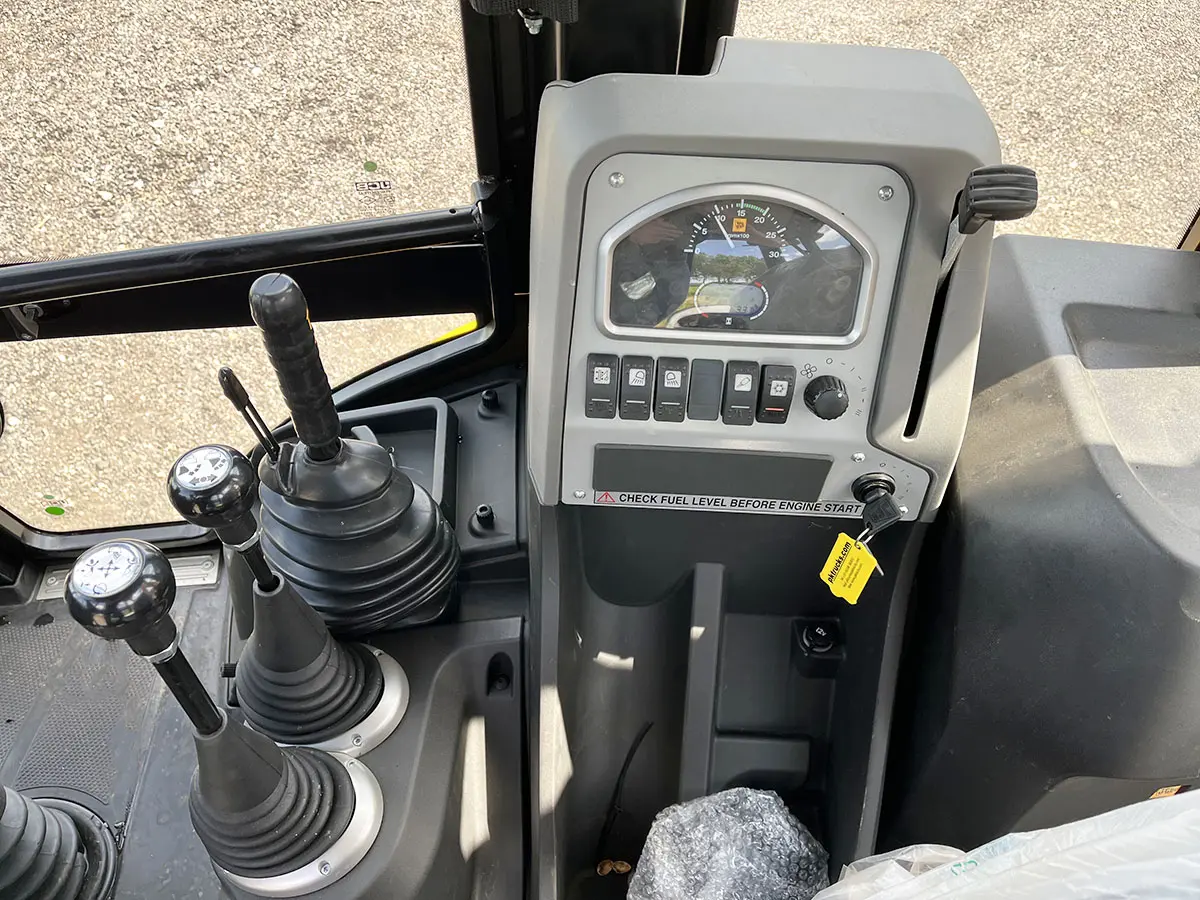 JCB 3DX Plus Backhoe Loader 4x4 8