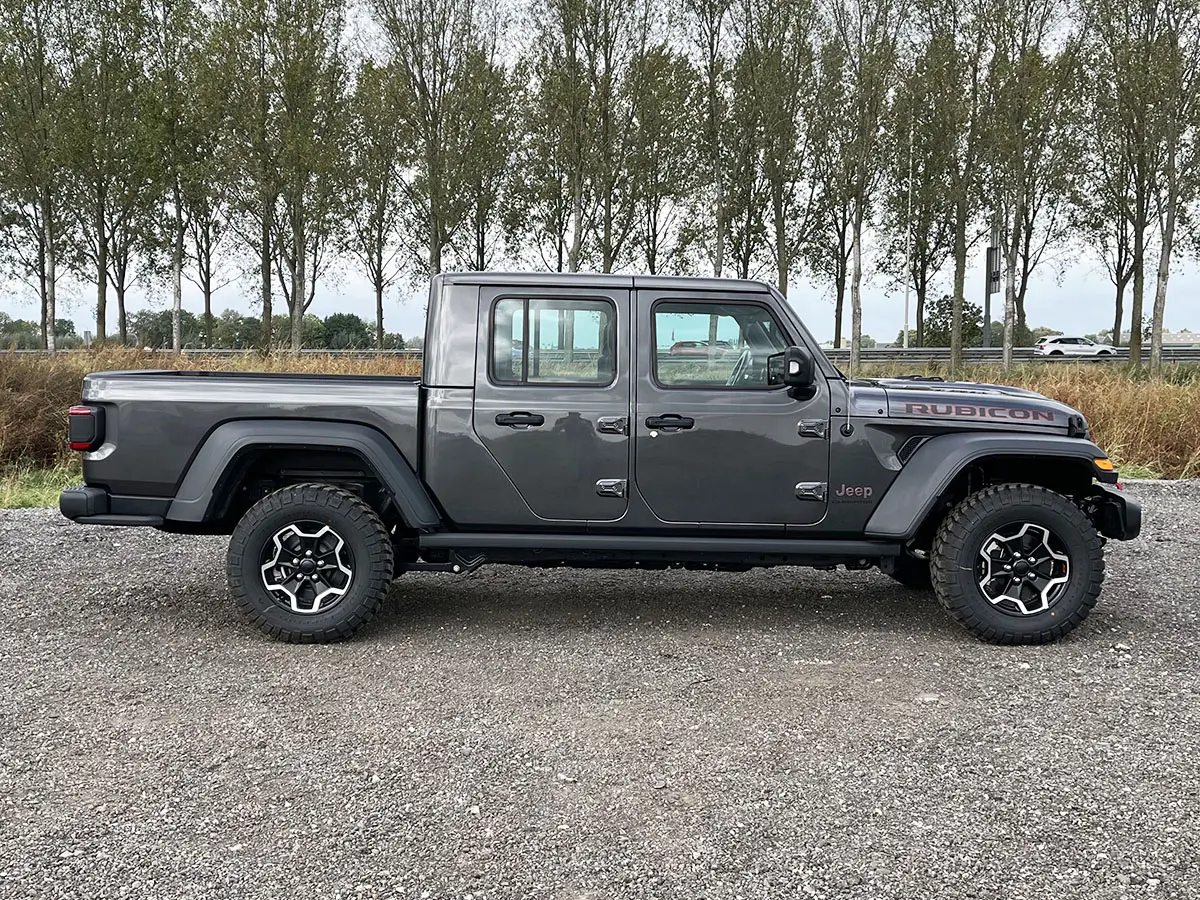 Jeep Gladiator Rubicon 4x4 Sports Utility Vehicle (SUV) 5