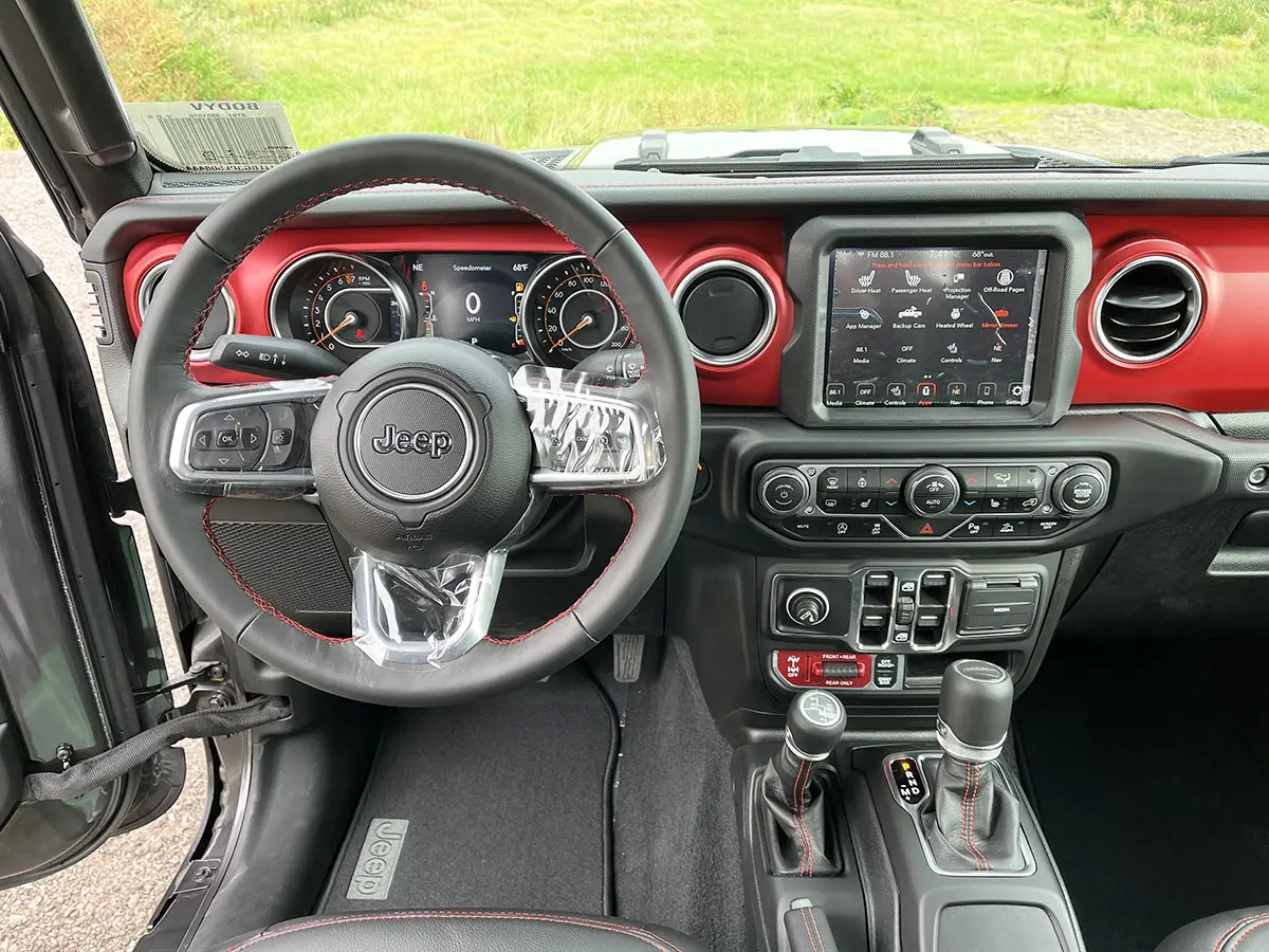 Jeep Gladiator Rubicon 4x4 Sports Utility Vehicle (SUV) 9