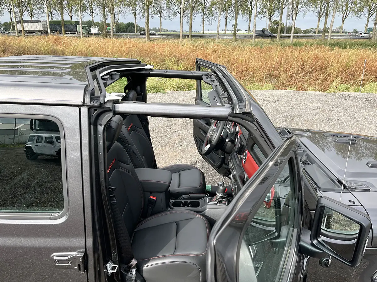 Jeep Gladiator Rubicon 4x4 Sports Utility Vehicle (SUV) 13