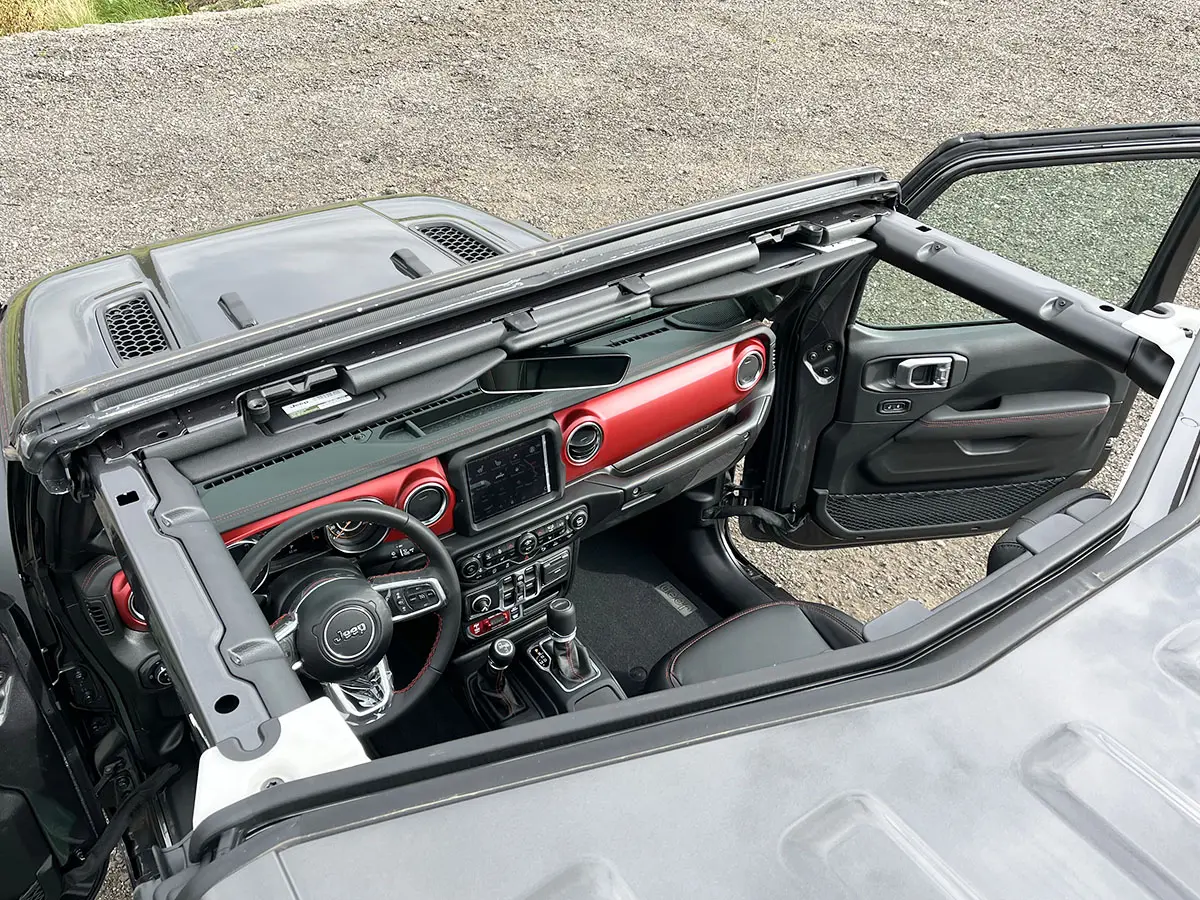 Jeep Gladiator Rubicon 4x4 Sports Utility Vehicle (SUV) 14