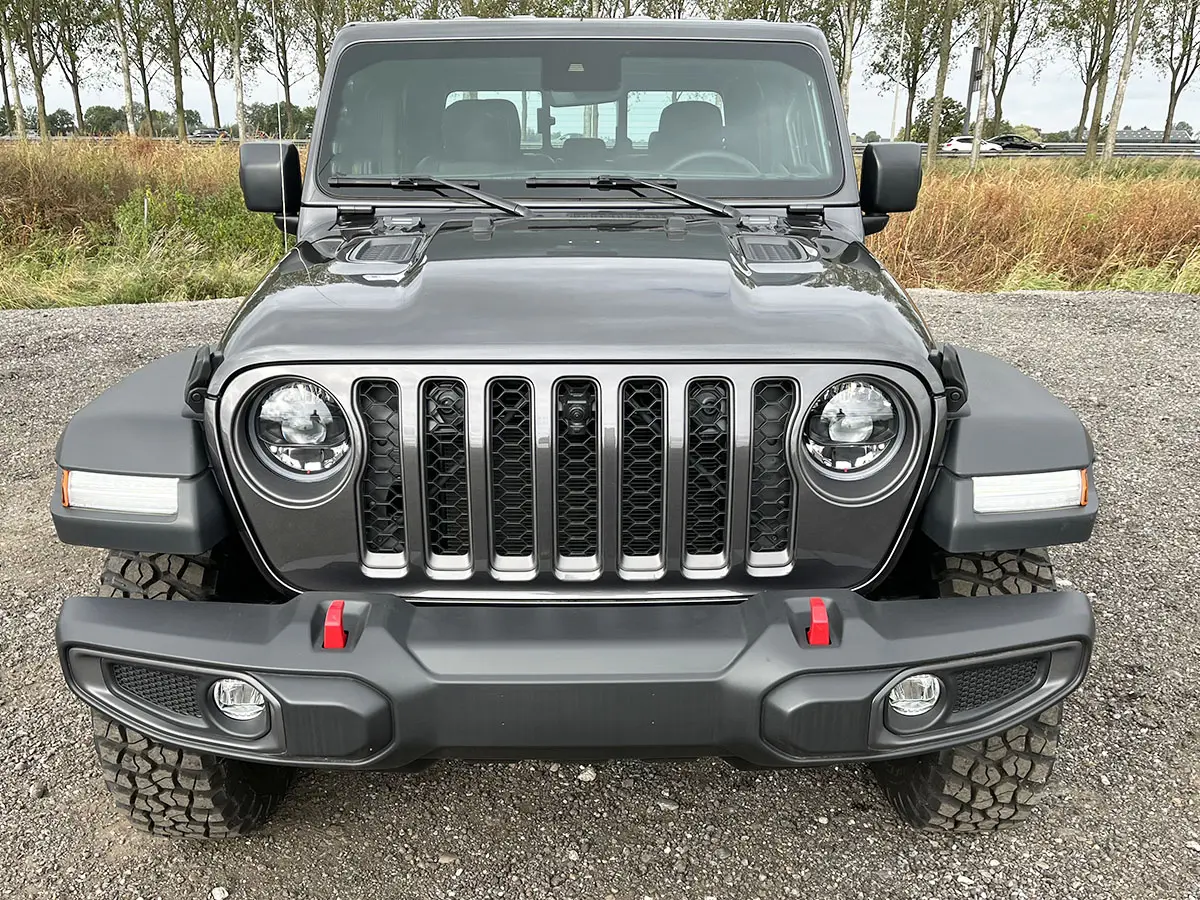 Jeep Gladiator Rubicon 4x4 Sports Utility Vehicle (SUV) 15