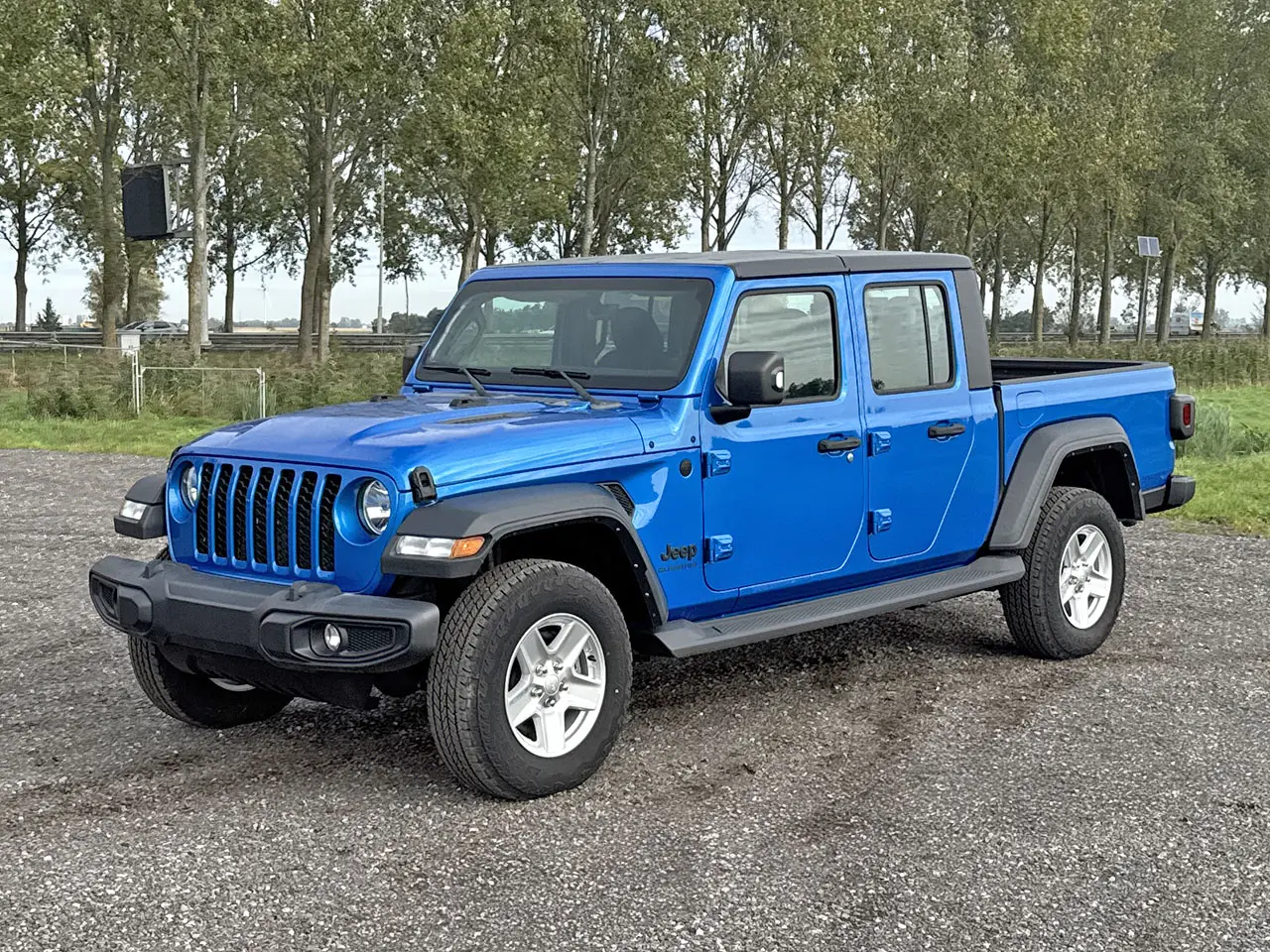 Jeep Gladiator Sport Sports Utility Vehicle (SUV) 4x4