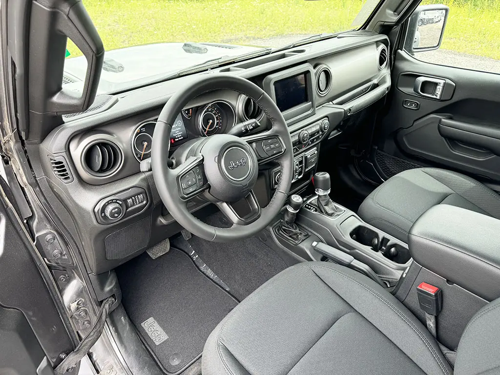 Jeep Gladiator Sport Sports Utility Vehicle (SUV) 4x4 3