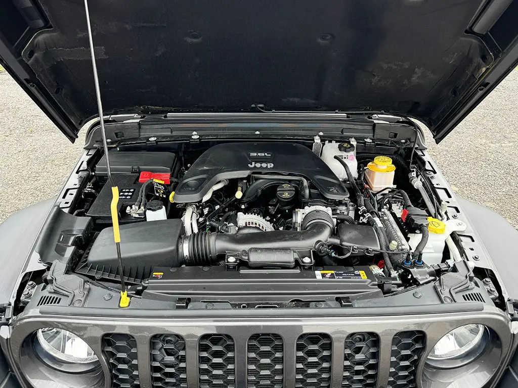 Jeep Gladiator Sport 4x4 Sports Utility Vehicle (SUV) 12