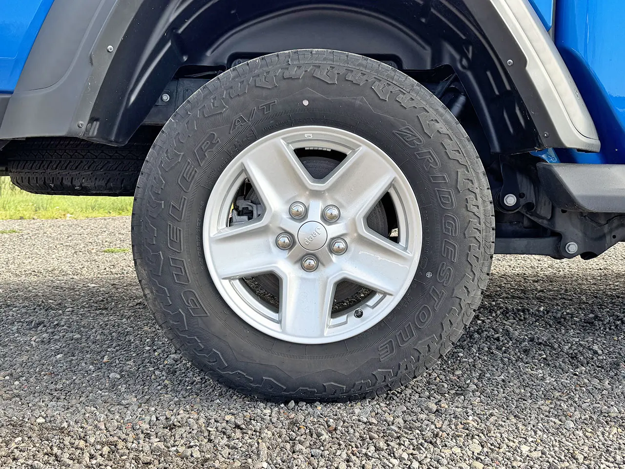 Jeep Gladiator Sport 4x4 Sports Utility Vehicle (SUV) 13