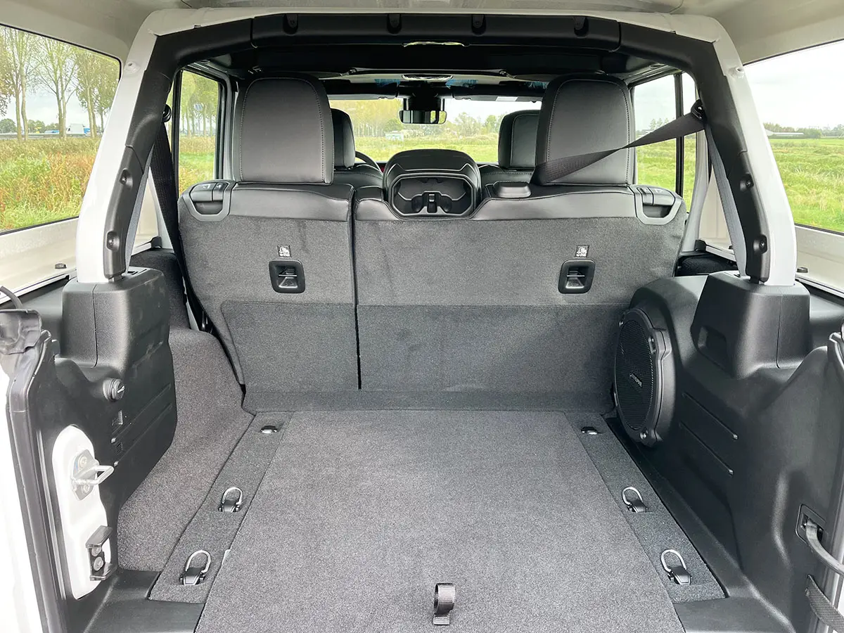 Jeep Wrangler Rubicon 4D 4x4 Sports Utility Vehicle (SUV) 13