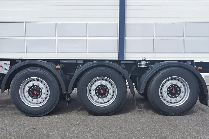 Kogel S24-2 Port 40 Simplex 3-Axle Container Trailer 11