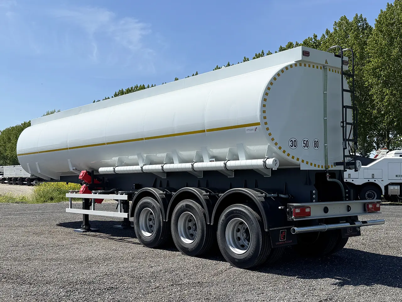 Lindner-Fischer TSA 40 SD Fuel Tank Trailer 3-Axle 4