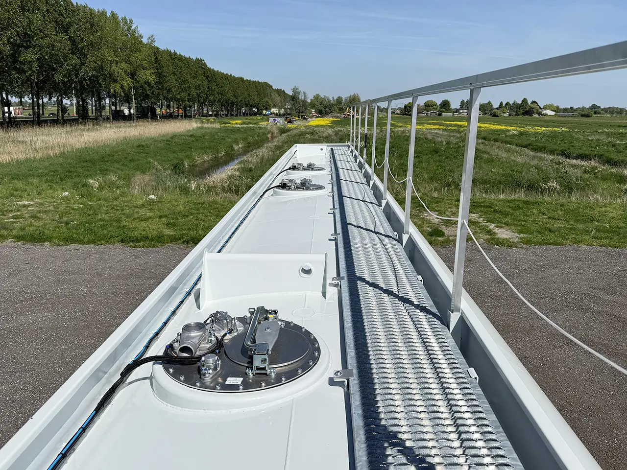 Lindner-Fischer TSA 40 SD Fuel Tank Trailer 3-Axle 8