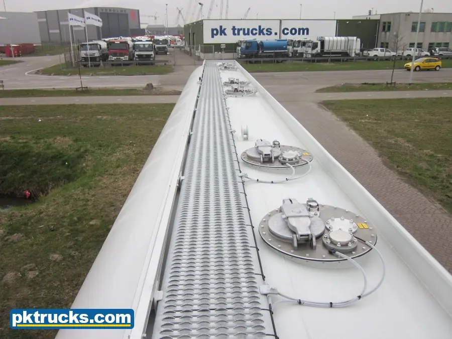 Lindner-Fischer TSA 60 SD Fuel Tank Trailer 3-Axle 5