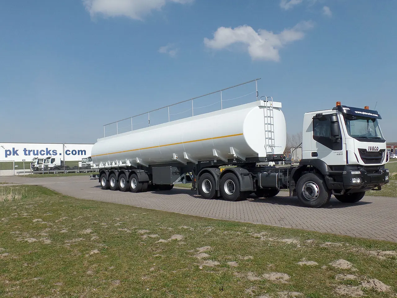 Lindner-Fischer TSA 60 SD Citerne à carburant 4-Essieux 8