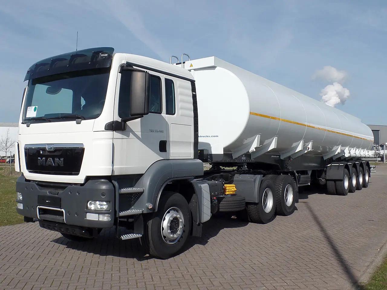 Lindner-Fischer TSA 60 SD 4-Axle Fuel Tank Trailer 10