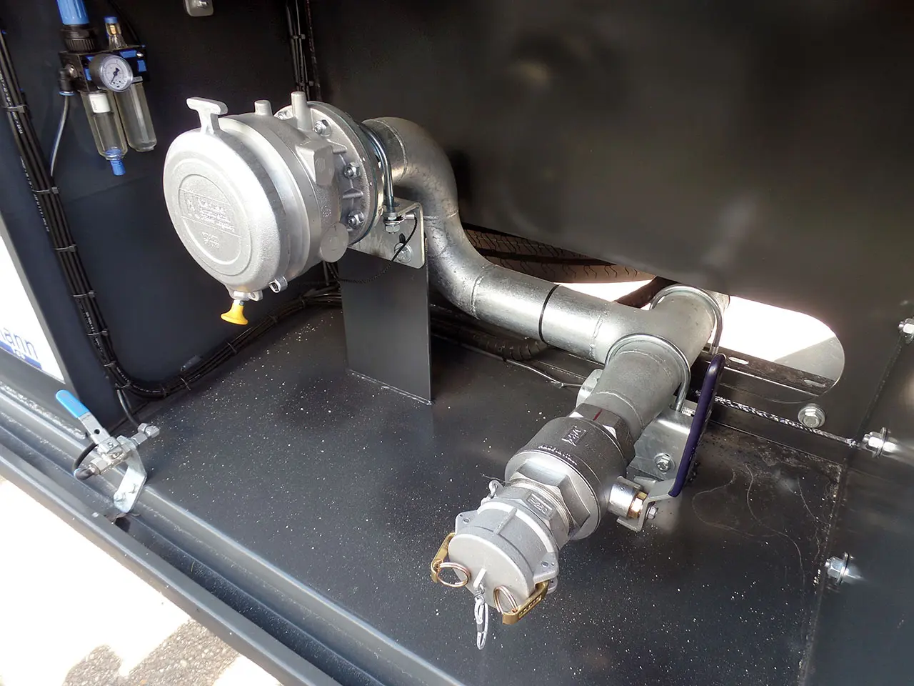 Lindner-Fischer TSA 60 SD 4-Axle Fuel Tank Trailer 13