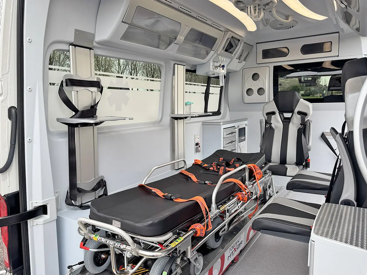 MAN TGE 3.180 QTX-M Ambulance Van 4x2 19