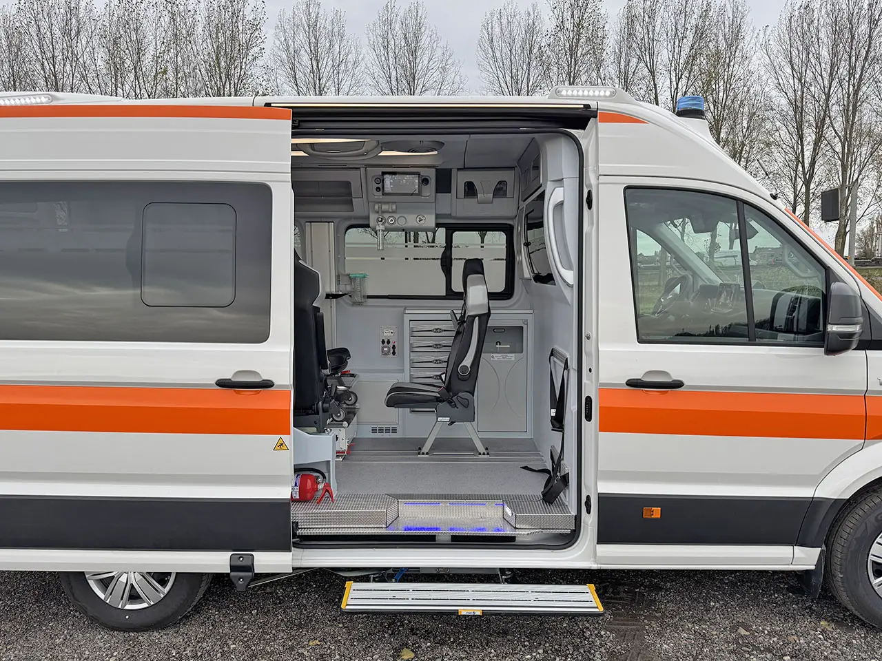 MAN TGE 3.180 QTX-M Ambulance Van 4x2 21