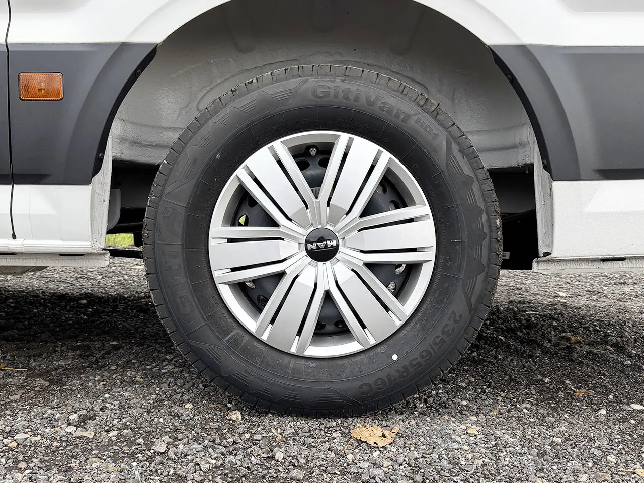 MAN TGE 3.180 QTX-M 4x2 Ambulance Van 27