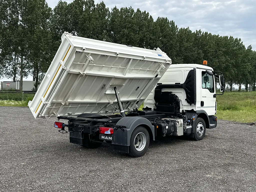MAN TGL 8.160 BB Benne basculante 4x2 17