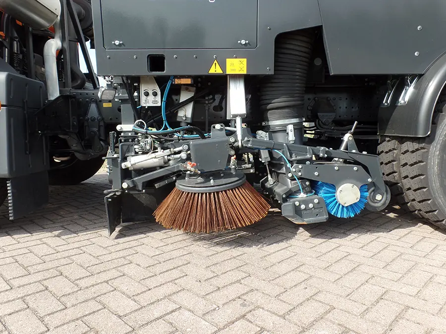 MAN TGM 18.240 BB Balayeuse 4x2 10