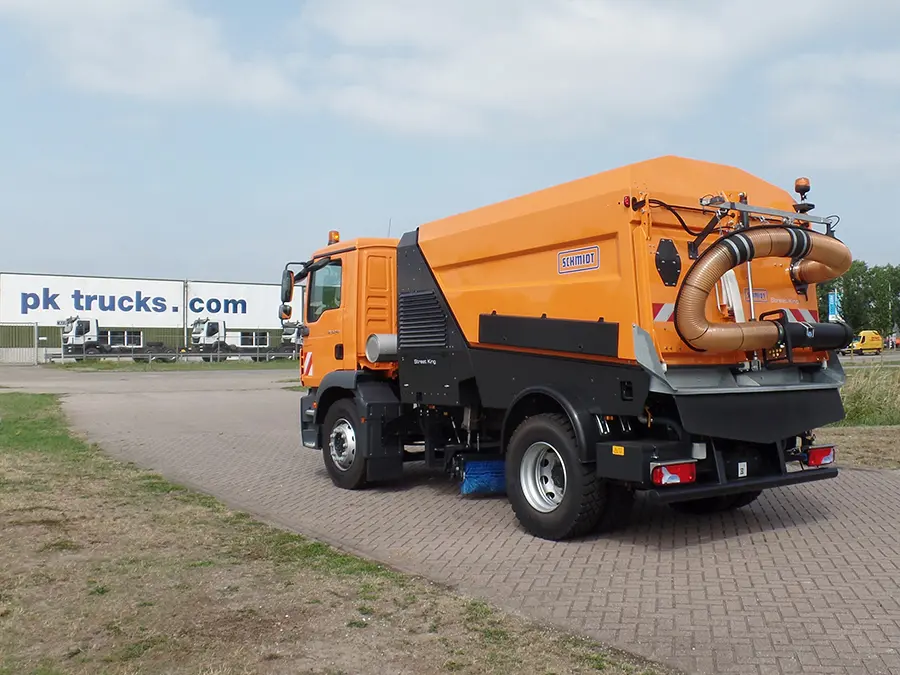 MAN TGM 18.240 BB Sweeper Truck 4x2