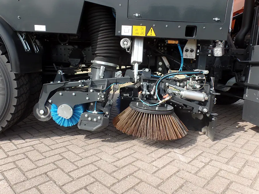 MAN TGM 18.240 BB Balayeuse 4x2 10