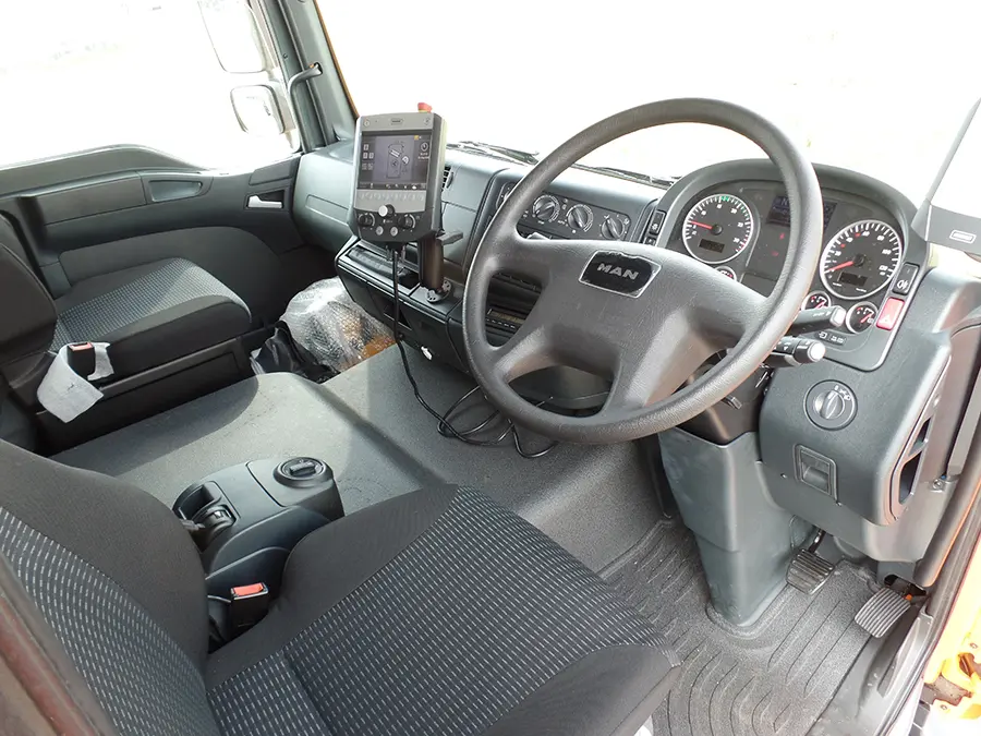 MAN TGM 18.240 BB 4x2 Sweeper Truck 16