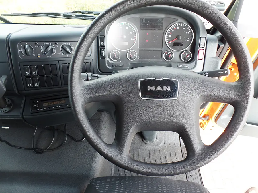 MAN TGM 18.240 BB 4x2 Sweeper Truck 18