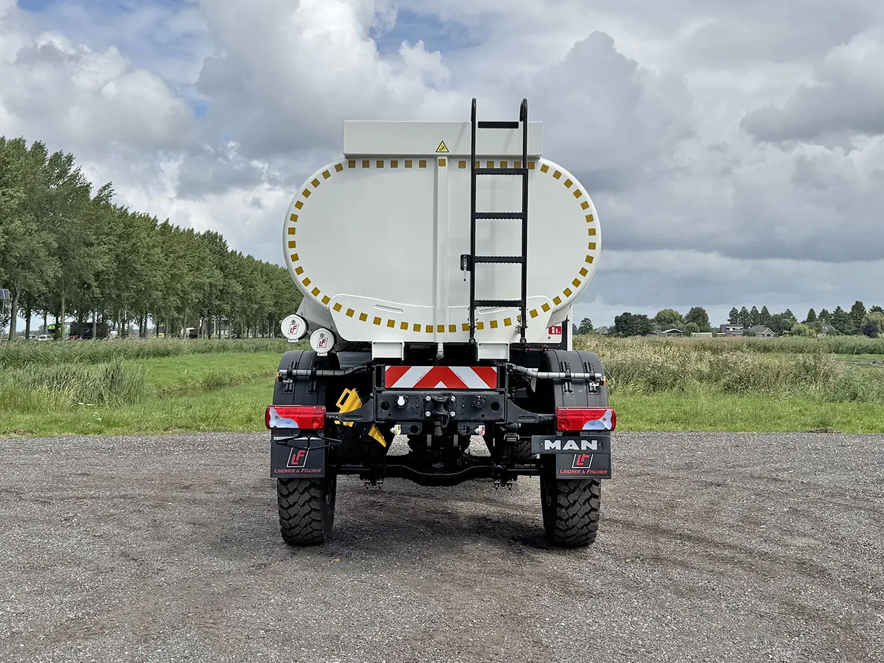 MAN TGM 18.250 BB Camion citerne à carburant 4x4 15