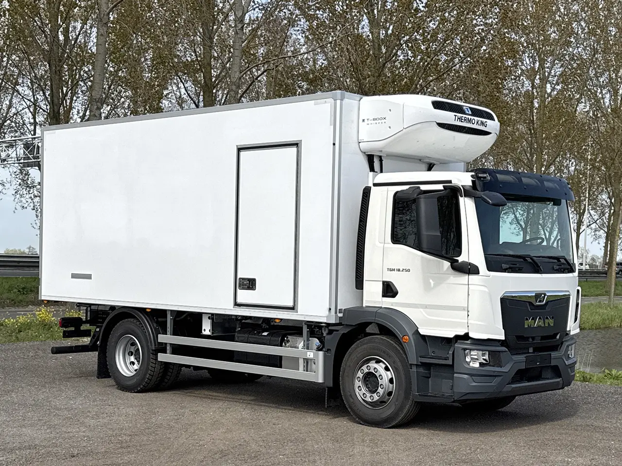 MAN TGM 18.250 BB CH Refrigerated Box Truck 4x2 8
