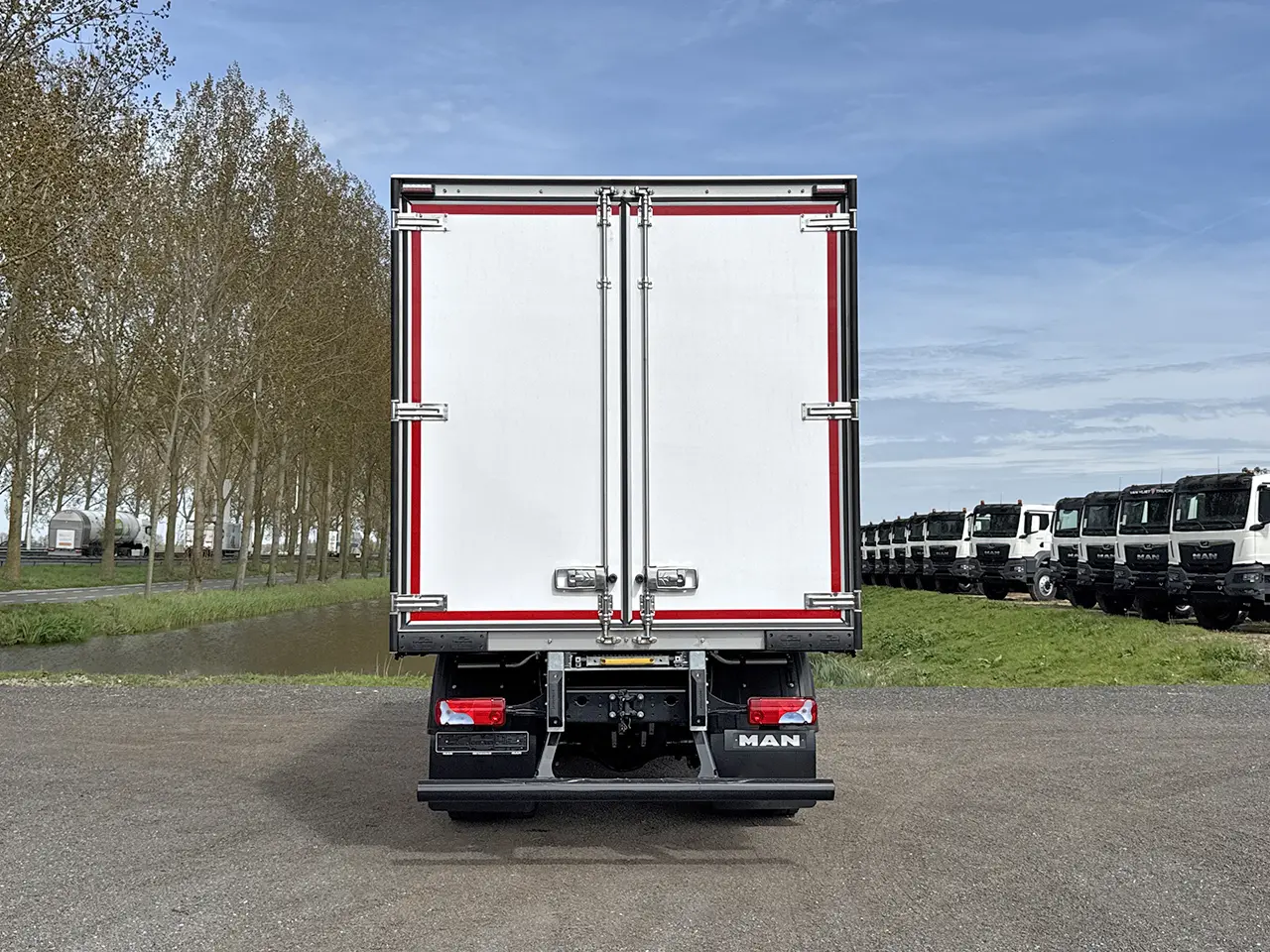 MAN TGM 18.250 BB CH Refrigerated Box Truck 4x2 13