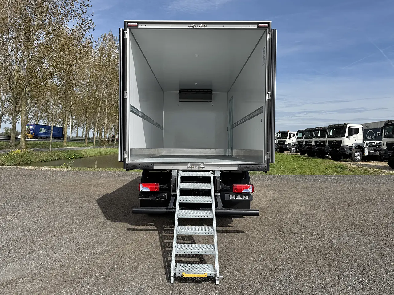 MAN TGM 18.250 BB CH 4x2 Refrigerated Box Truck 14