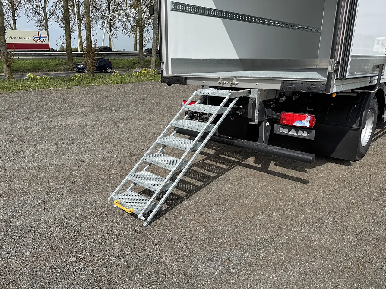 MAN TGM 18.250 BB CH Refrigerated Box Truck 4x2 15