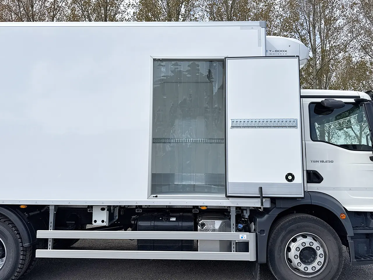 MAN TGM 18.250 BB CH Refrigerated Box Truck 4x2 18