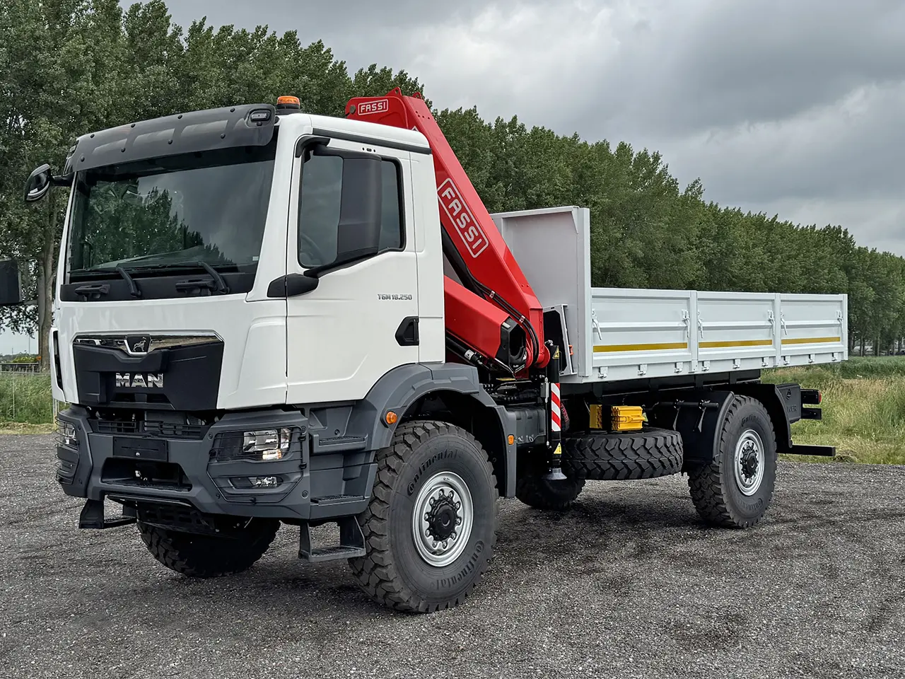 MAN TGM 18.250 BB CH Camion grue 4x4