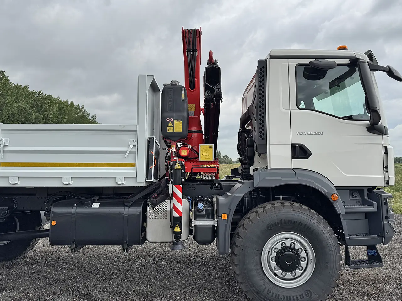 MAN TGM 18.250 BB CH Camion grue 4x4 13