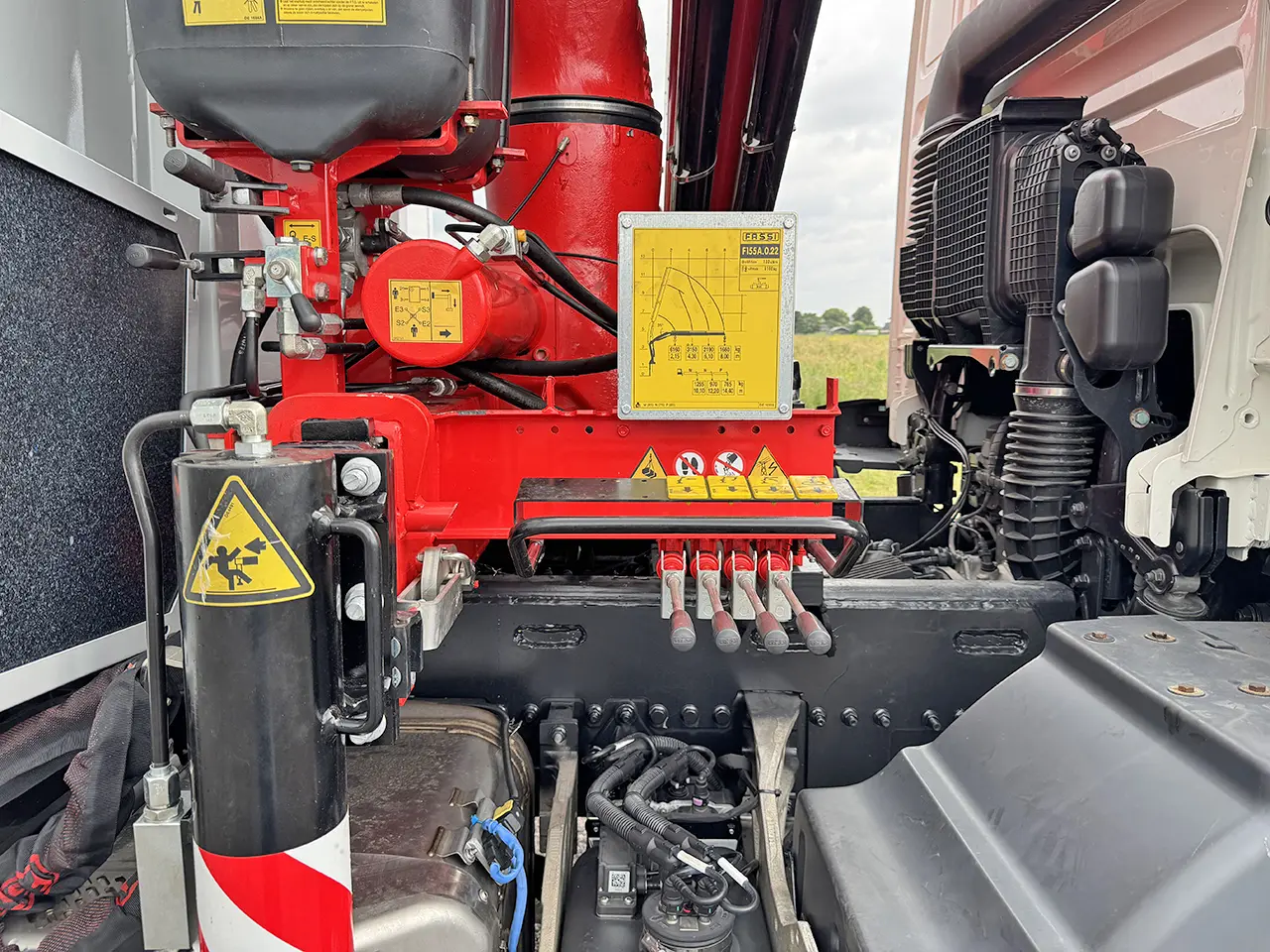 MAN TGM 18.250 BB CH Camion grue 4x4 14