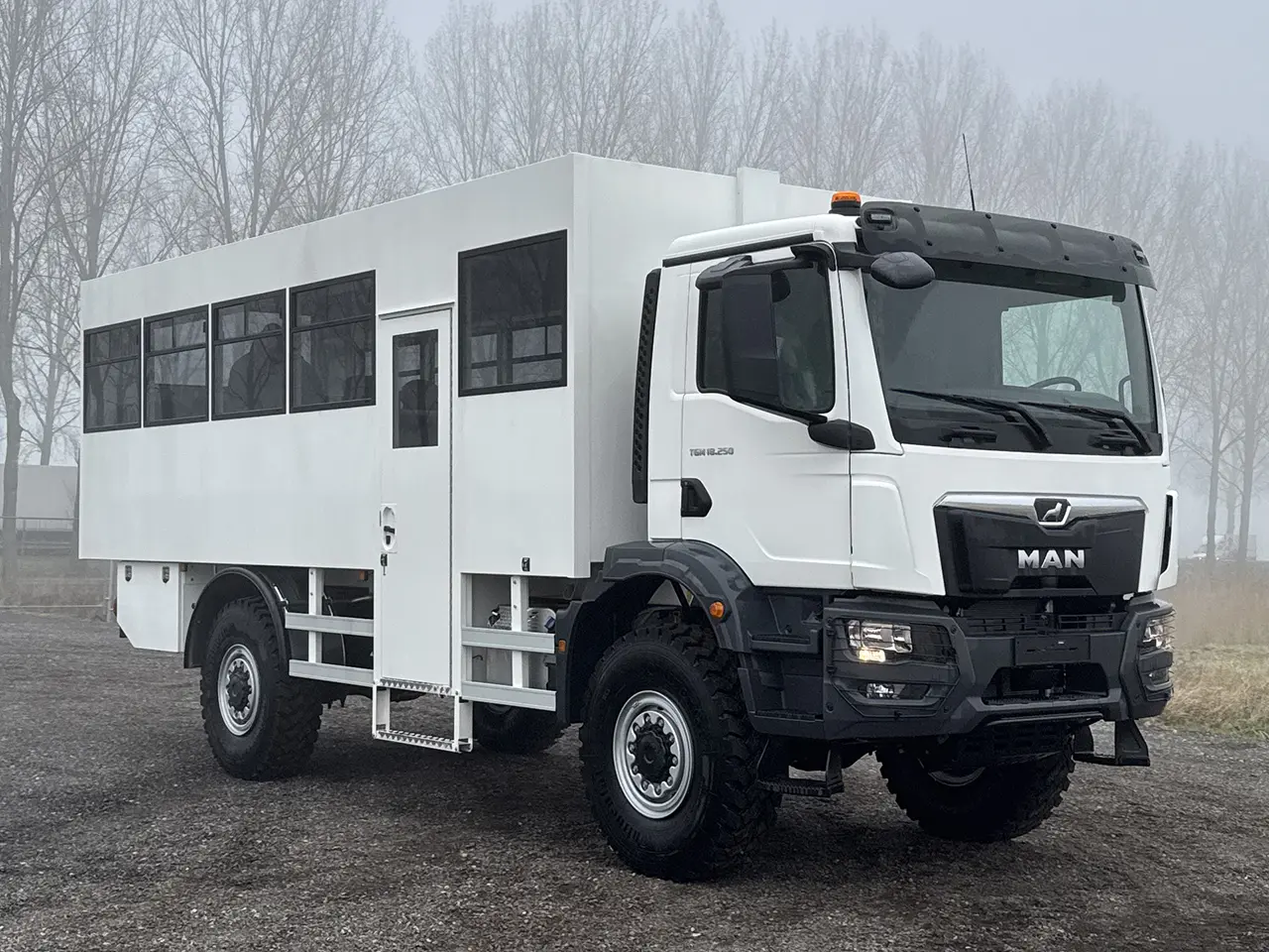 MAN TGM 18.250 BB CH Midi Bus 4x4 8