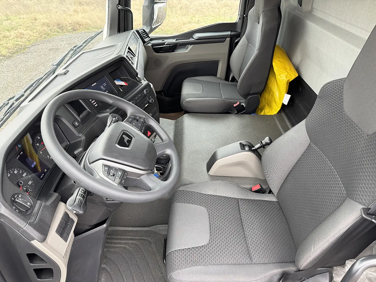 MAN TGM 18.250 BB CH 4x4 Midi Bus 7