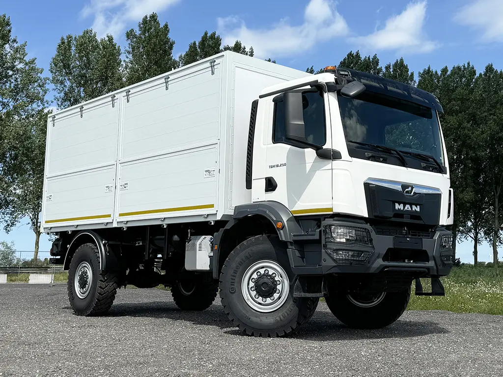 MAN TGM 18.250 BB CH Camion atelier mobile 4x4 4