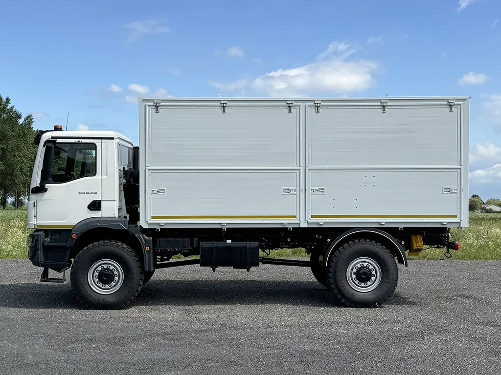 MAN TGM 18.250 BB CH Camion atelier mobile 4x4 7