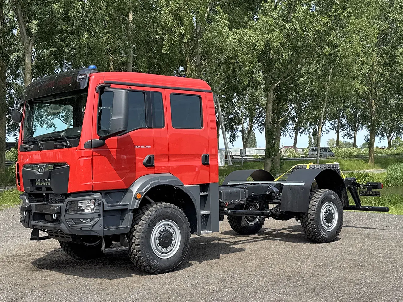 MAN TGM 18.290 BB CH Chassis Cabin 4x4