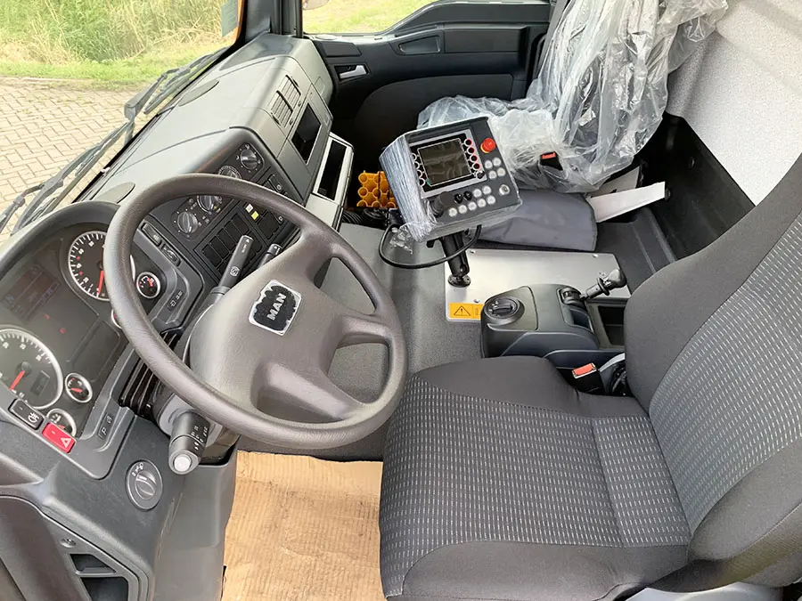 MAN TGM 18.330 BB 4x2 Sweeper Truck 8