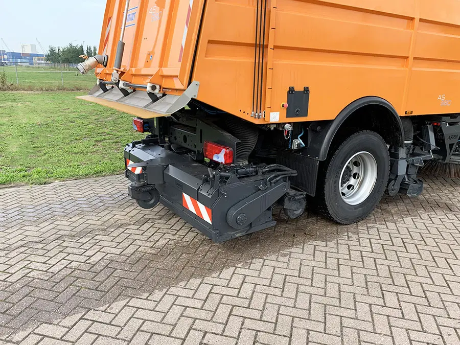 MAN TGM 18.330 BB Balayeuse 4x2 13