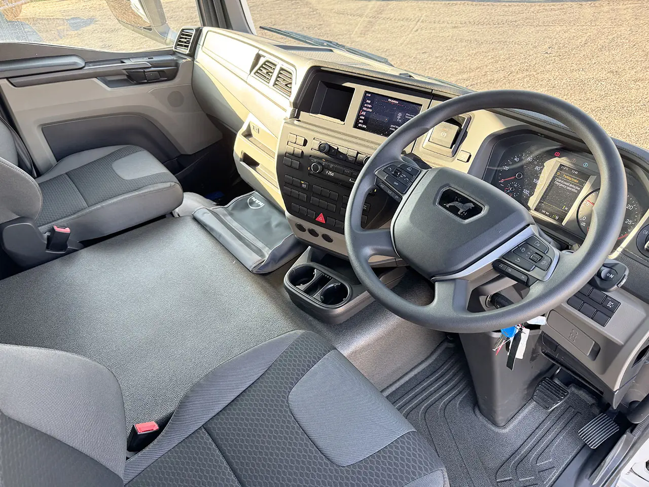 MAN TGM 26.320 BB CH Chassis Cabin 6x4 3